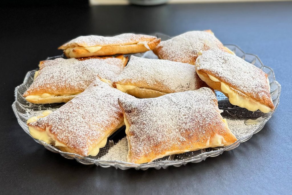 Dolcetti di pasta sfoglia