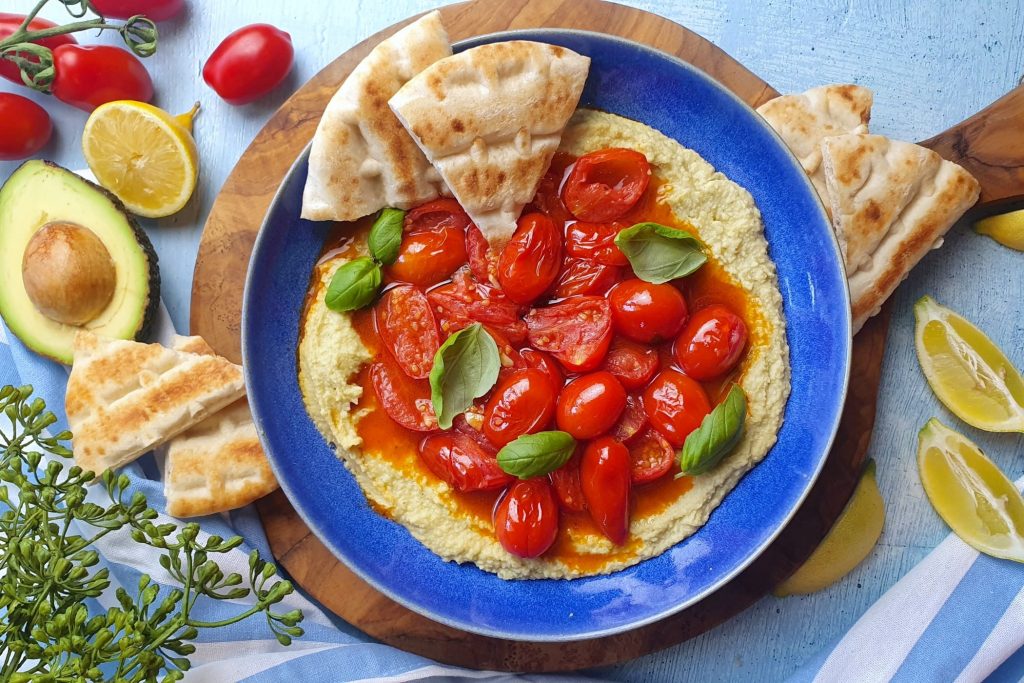 Hummus con pomodorini